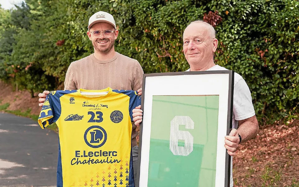 « On était une anomalie sportive » : l’histoire du Pays de Chateaulin Handball racontée par ses maillots